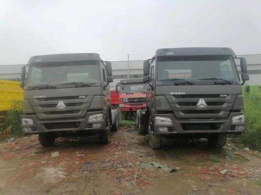 Manual Transmission Gray Sinotruk Heavy Truck 6*4 Tractor Truck Tubeless Tire Design