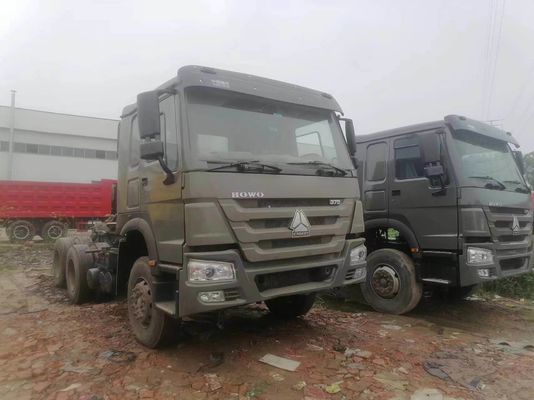 Manual Transmission Gray Sinotruk Heavy Truck 6*4 Tractor Truck Tubeless Tire Design