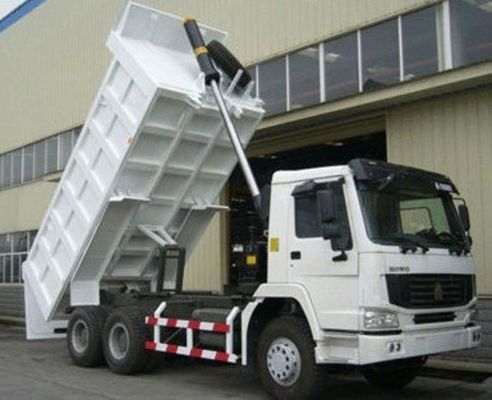 Manual Transmission Sinotruck HOWO 40 Ton 6X4 10 Wheel Dump Truck for Performance