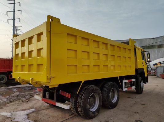 Manual Transmission Sinotruck HOWO 6*6 Dump Truck for Heavy Duty Applications