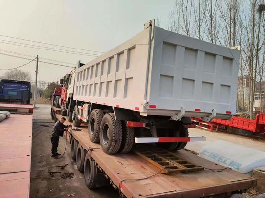 Tire Design Radial Sinotruck HOWO 6*4 Towing Trailer Truck Front Lifting Style
