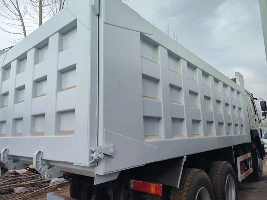 Sinotruck 6X4 Tractor Truck Heavy Duty with Manual Transmission Type and 12.00r20 Tire