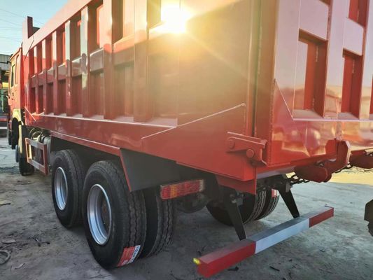 Red Color Sinotruk HOWO 6X4 351 450HP Dump Truck Manual Transmission Type 8×4 Drive Wheel