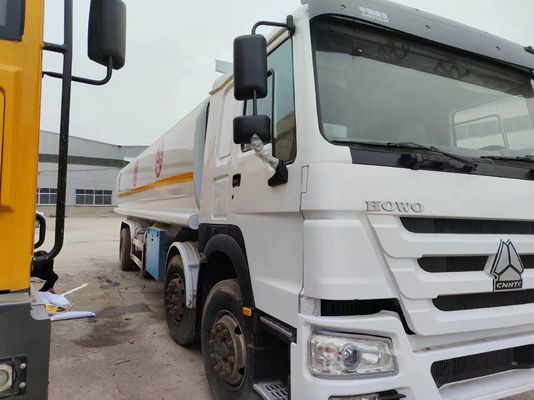 8L Engine Capacity Fuel Tank Truck for Oil Gas Diesel Transportation