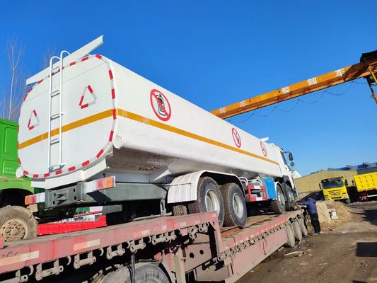 8L Engine Capacity Fuel Tank Truck for Oil Gas Diesel Transportation