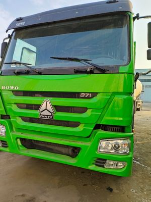 Sinotruk HOWO 6*4 Dump Truck Construction Equipment 80 Ton Tipper Truck with Seats ≤5