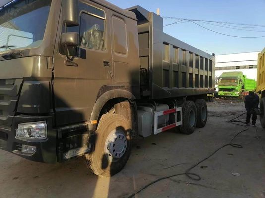 Radial Tire Design Sinotruk HOWO 6*4 Dump Truck for Heavy Duty Hauling and ≤5 Seats