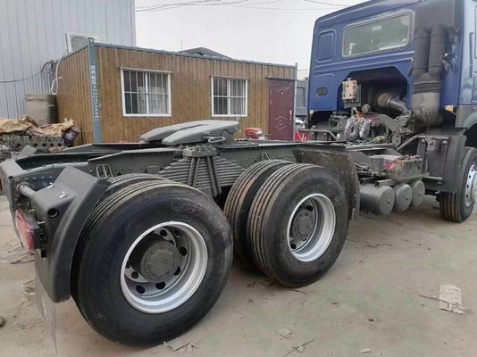 Good Condition Blue Head Truck Sinotruk HOWO 6*4 Tractor Truck with 4-6L Engine Capacity