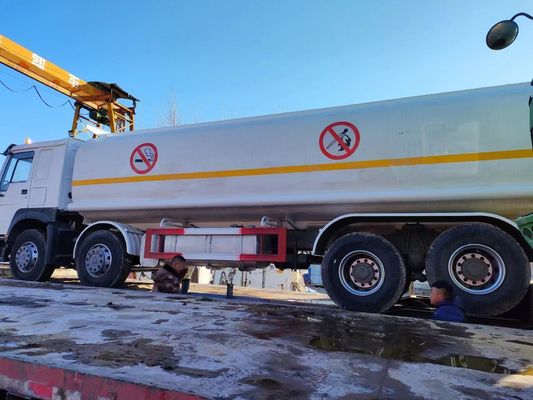 HOWO 8*4 Fuel Oil Tank Truck with and 1 Year After-sales Service