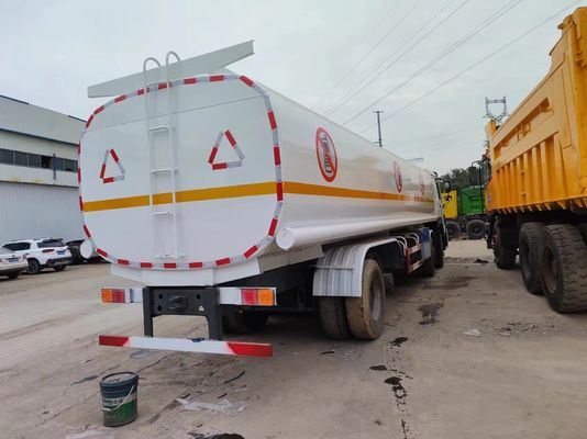 351-450hp Siontruk HOWO Euro 3/4/5 8*4 Fuel Tanker Truck 10350X2496X3048mm for Fuel Delivery