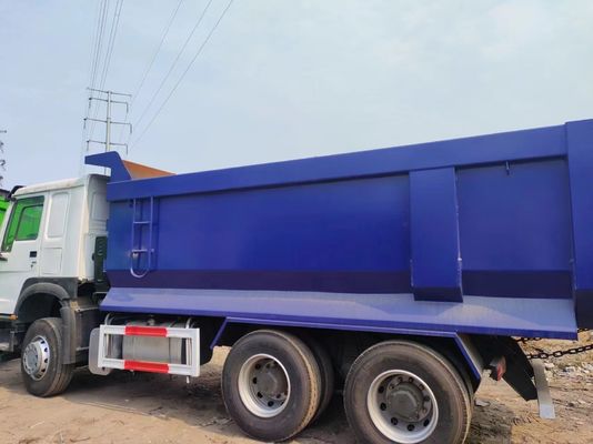 Radial Tire Design HOWO 6*4 Tipper Truck with 5 Seats and Large Loading Capacity