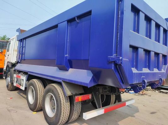Radial Tire Design HOWO 6*4 Tipper Truck with 5 Seats and Large Loading Capacity