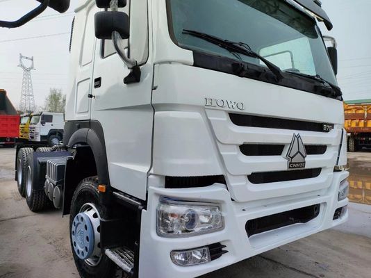 Sinotruck HOWO Truck Transport Timber Transport Truck Trailer with 6-8L Engine Capacity