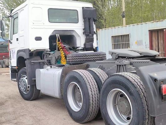6×4 Drive Wheel Sinotruck HOWO 371HP Tractor Truck 8.55*2.5*3.5m with High Durability