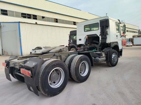 6-8L Manual Transmission Sinotruk HOWO 6*4 Tractor Truck for Heavy Load Transportation