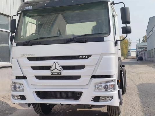 6-8L Manual Transmission Sinotruk HOWO 6*4 Tractor Truck for Heavy Load Transportation