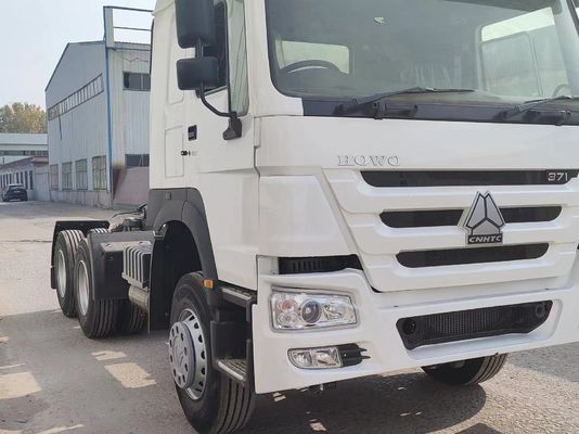 6-8L Manual Transmission Sinotruk HOWO 6*4 Tractor Truck for Heavy Load Transportation