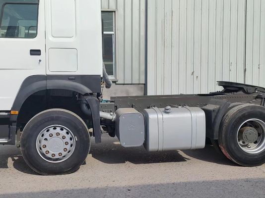 6-8L Engine Capacity HOWO T7 A7 FAW Sitrak CNG Tractor Truck GCC Tire Certification