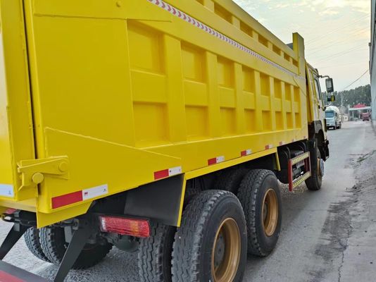 White HOWO 6*4 Dump Truck Tipper Truck Construction 40-50tons with Radial Tire Design