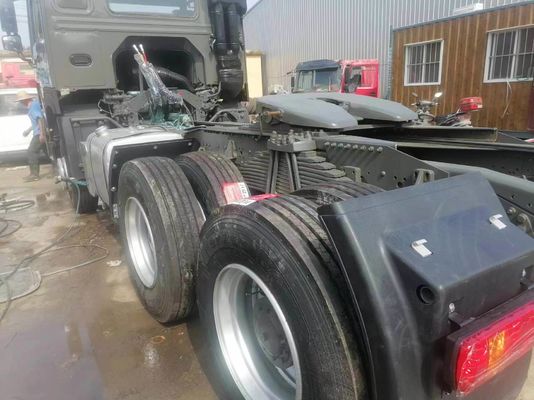Radial Tire Design Sinotruk HOWO 6×4 Tractor Truck Heavy Truck Head for Performance