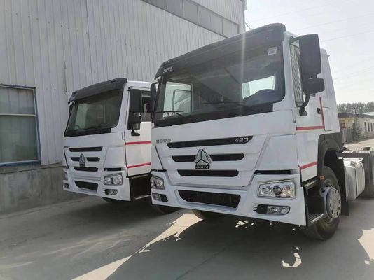 Manual Transmission Type 420HP Sinotruk HOWO 6*4 Tractor Truck with Weichai Engine
