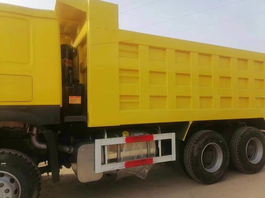 Radial Tire Design Sinotruck HOWO 6*4 Yellow Dump Truck with Manual Transmission