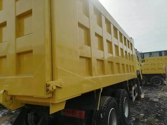 Radial Tire Design Sinotruck HOWO 6*4 Yellow Dump Truck with Manual Transmission