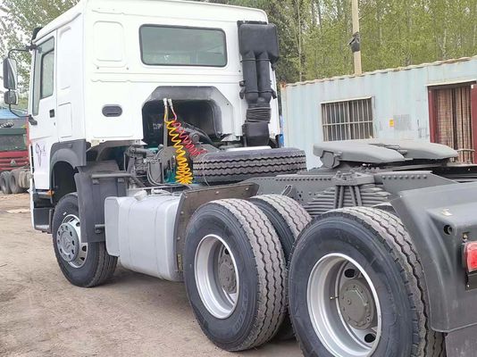 Sinotruck HOWO 6X4tractor Truck 371-430HP in Different Color with Radial Tire Design