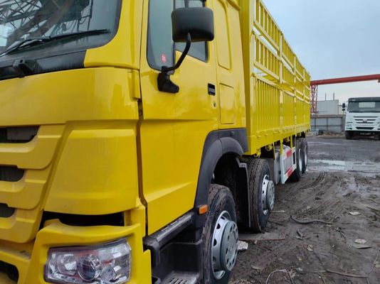 Yellow Color Sinotruck HOWO 6*4 Box Truck Secondhand Truck with  ISO Certification