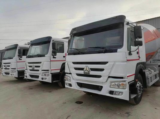 6×4 Sinotruck HOWO Mixing Tanker Truck with 8500x2500x3600mm Size