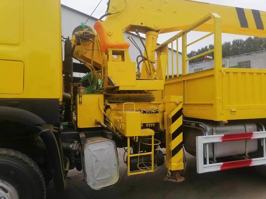 Sale Customized Sinotruck HOWO 6*4 Truck Mounted Crane with Customized Specifications